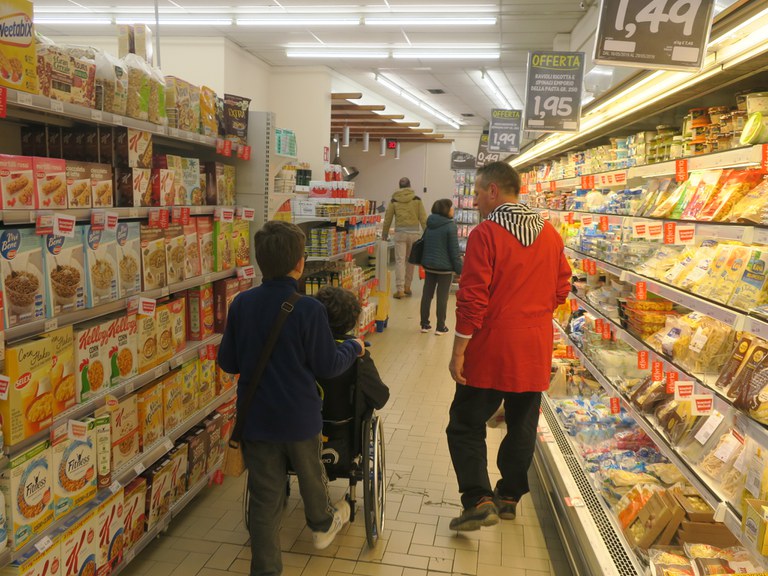 P31b_L'iniziativa L'ora del garbo in due supermercati di Santarcangelo.JPG