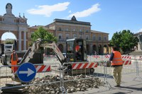Al via la manutenzione di una porzione della pavimentazione di piazza Ganganelli
